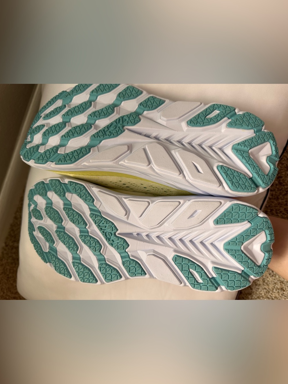 Hoka One One Clifton 8 NEW size 8.5 never worn - Picture 2 of 8